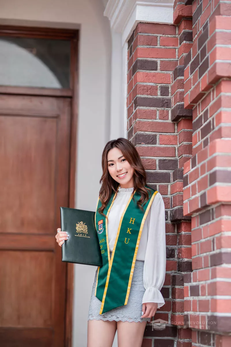 Graduation hotsell gown hku